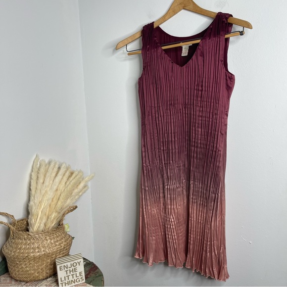 SUNDANCE Ombre Crinkle Pleated V Neck Satin Dress Size S - Picture 4 of 15